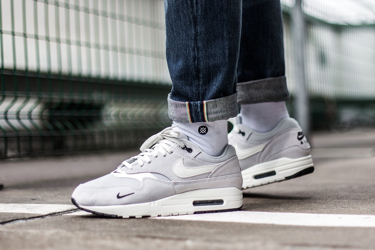 Air max outlet 1 premium platinum